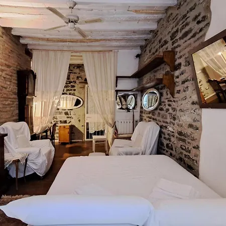 Casa Di Claretta Como